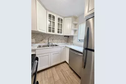 1836 N Crystal Lake Drive #20, Lakeland, FL 33801 - Photo 8