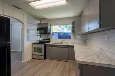 5136 Studio Drive, Zephyrhills, FL 33542 - Photo 2