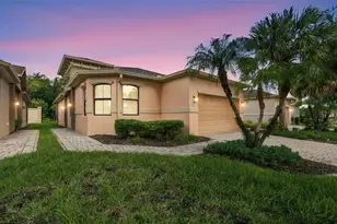 884 Grand Canal Dr, Kissimmee, FL 34759 - Photo 1