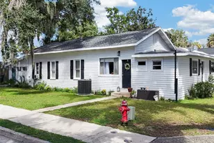 325 S 2nd St, Leesburg, FL 34748 - Photo 1