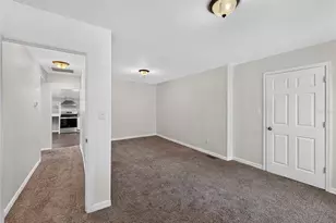 325 S 2nd St, Leesburg, FL 34748 - Photo 20