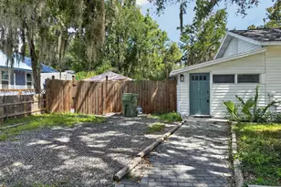 325 S 2nd St, Leesburg, FL 34748 - Photo 2
