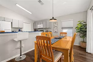 425 Castlemain Cir, Davenport, FL 33897 - Photo 12