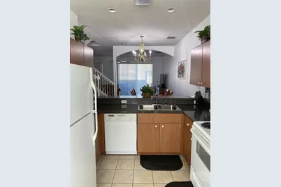 1308 S Beach Circle, Kissimmee, FL 34746 - Photo 10