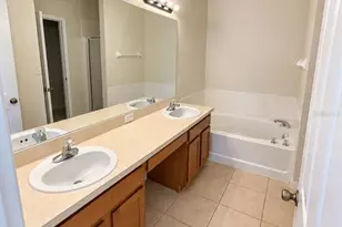 2113 Winterset Dr, Lakeland, FL 33813 - Photo 8