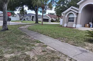 16123 Dogwood Hill St, Clermont, FL 34714 - Photo 2