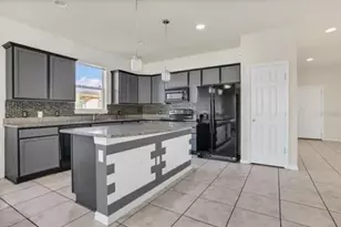 3911 Baja Dr, Saint Cloud, FL 34772 - Photo 2
