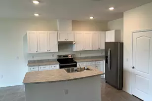 2184 Tay Wes Dr, Saint Cloud, FL 34771 - Photo 10