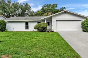 6137 Waterman Ln, Lakeland, FL 33812 - Photo 2