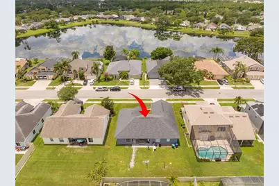 2547 Raccoon Run Lane, Orlando, FL 32837 - Photo 2