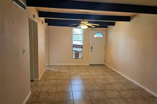 915 Club Cir, Lakeshore, FL 33854 - Photo 6