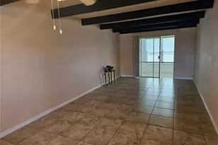 915 Club Cir, Lakeshore, FL 33854 - Photo 4