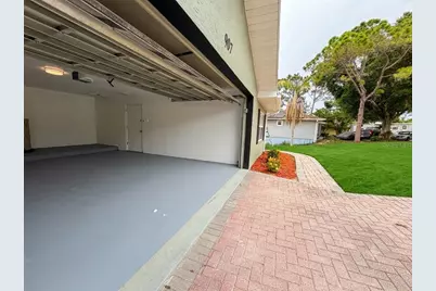 907 Valentina Drive, Dundee, FL 33838 - Photo 2