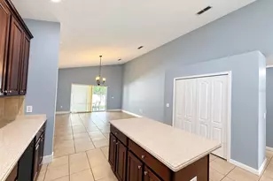 895 Hacienda Cir, Kissimmee, FL 34741 - Photo 4