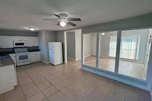 302 Sherwood Dr, Fort Meade, FL 33841 - Photo 4