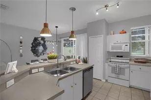1266 S Beach Cir, Kissimmee, FL 34746 - Photo 10