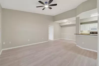 5572 Metrowest Boulevard #304, Orlando, FL 32811 - Photo 14