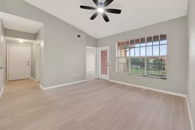 5572 Metrowest Boulevard #304, Orlando, FL 32811 - Photo 8