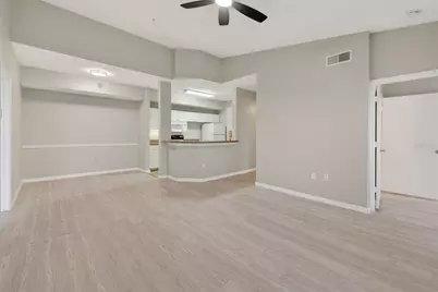 5572 Metrowest Boulevard #304, Orlando, FL 32811 - Photo 10