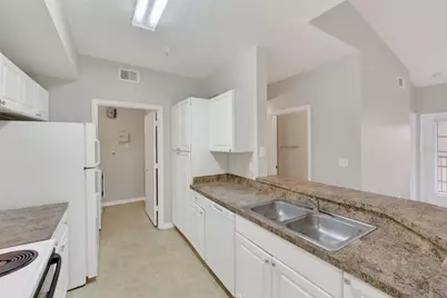 5572 Metrowest Boulevard #304, Orlando, FL 32811 - Photo 32
