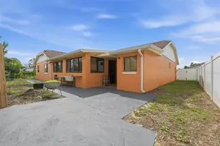 125 Pansy Ct, Kissimmee, FL 34743 - Photo 4
