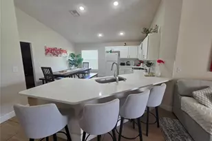 319 Elberton Dr, Davenport, FL 33897 - Photo 2