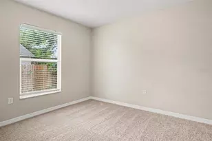 526 Finch Ct, Poinciana, FL 34759 - Photo 10