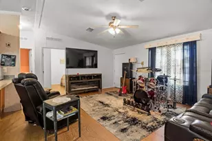 103 Cherrywood Dr, Lake Wales, FL 33898 - Photo 4