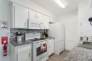 5017 Laguna Bay Cir, Kissimmee, FL 34746 - Photo 4
