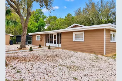 896 Cr 485A, Lake Panasoffkee, FL 33538 - Photo 1