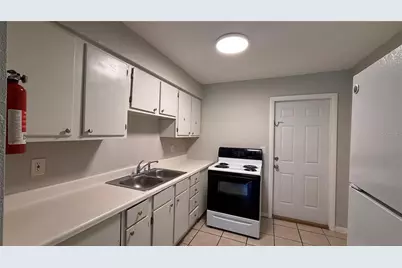 213 Dr Martin Luther King Jr Avenue, Wildwood, FL 34785 - Photo 2