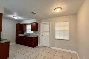 210 N Lone Oak Dr, Leesburg, FL 34748 - Photo 6