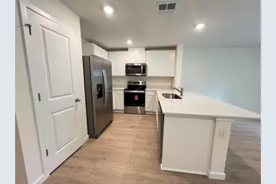 796 Preston Cove Drive, Saint Cloud, FL 34771 - Photo 4