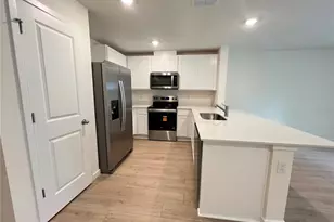 796 Preston Cv Dr, Saint Cloud, FL 34771 - Photo 4