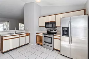 218 Cranbrook Dr, Kissimmee, FL 34758 - Photo 6