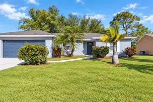 218 Cranbrook Dr, Kissimmee, FL 34758 - Photo 1