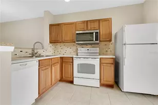 10173 Bessemer Pond Ct, Riverview, FL 33578 - Photo 6