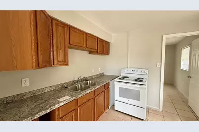 207 Mill Street, Wildwood, FL 34785 - Photo 4