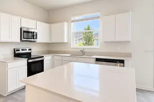 137 Nine Iron Dr, Davenport, FL 33896 - Photo 2
