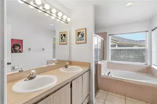 2911 Dickens Cir, Kissimmee, FL 34747 - Photo 14
