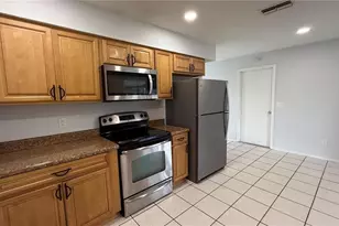 135 Morelia Ln, Kissimmee, FL 34743 - Photo 8
