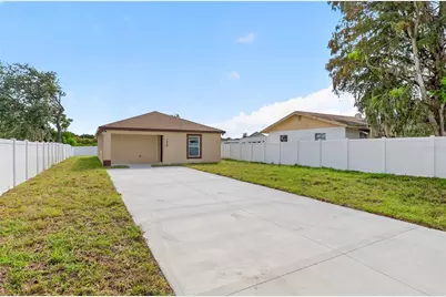 2426 6th St NE, Winter Haven, FL 33881 - Photo 2