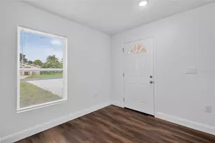 2426 6th St NE, Winter Haven, FL 33881 - Photo 6