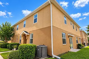 3998 Pemberly Pines Cir, Saint Cloud, FL 34769 - Photo 2