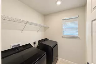 2924 Crest Dr, Kissimmee, FL 34744 - Photo 8