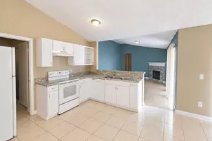 1017 Dudley Dr, Kissimmee, FL 34758 - Photo 4