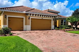 801 San Raphael St, Poinciana, FL 34759 - Photo 2