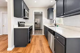 4692 Barley St, Orlando, FL 32811 - Photo 10