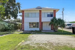 874 21st Ave S, Saint Petersburg, FL 33705 - Photo 1
