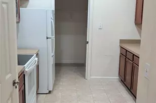3000 Laurel Park Ln, Kissimmee, FL 34741 - Photo 8